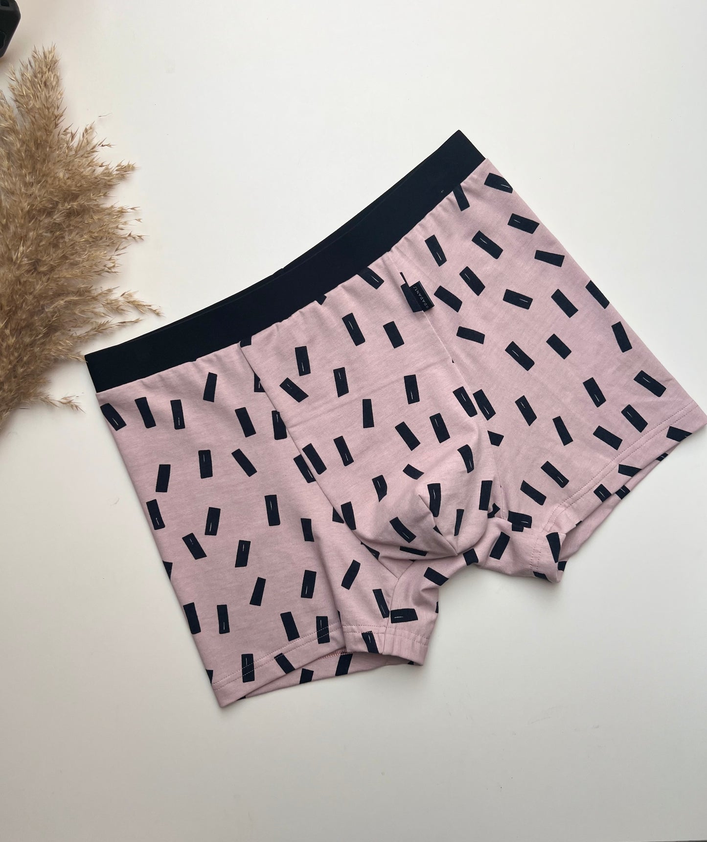NEW model Men’s Seamless Organic Cotton Boxer – Powder Pink with Black Confetti