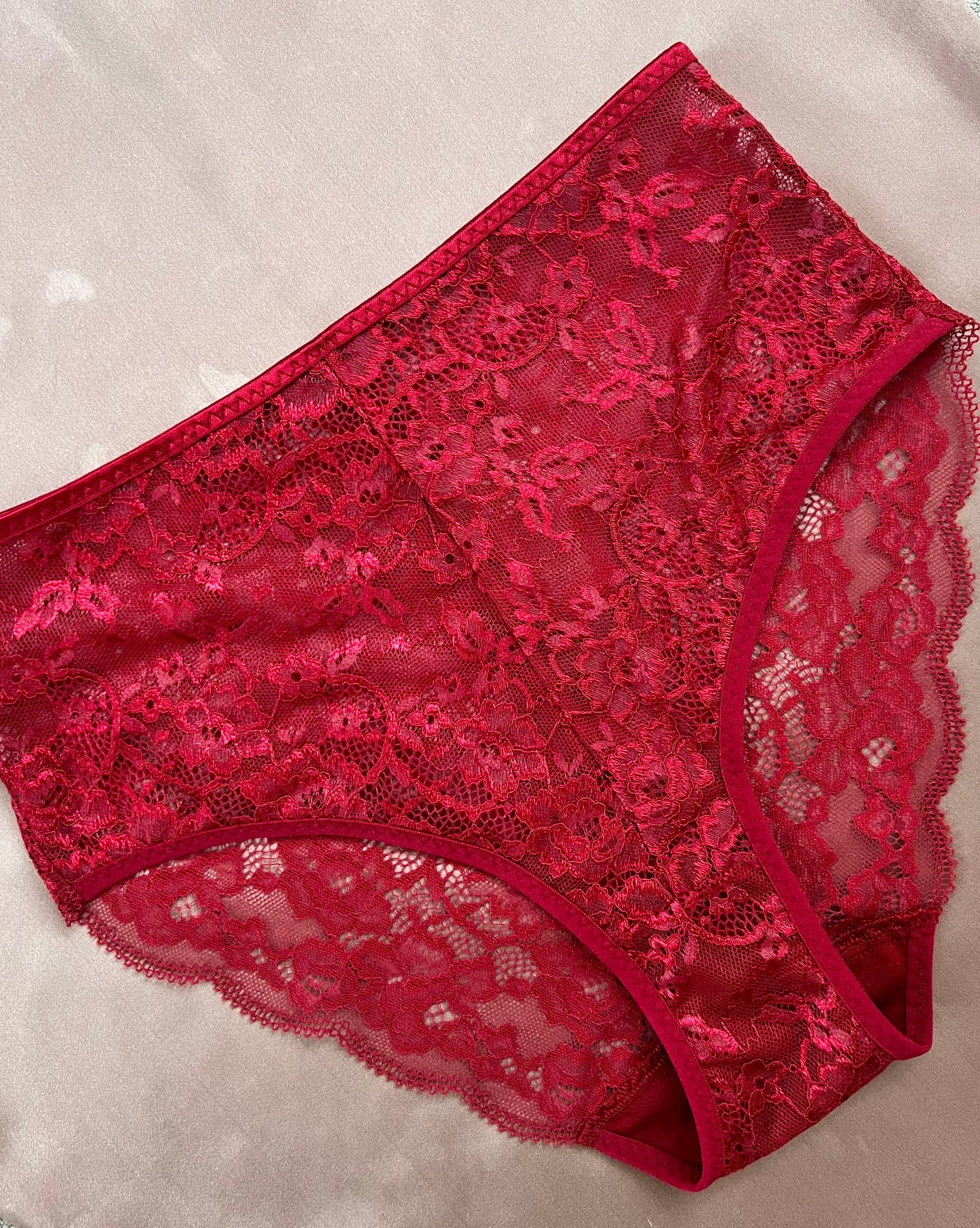 Women’s High-Waist red panties with Lace