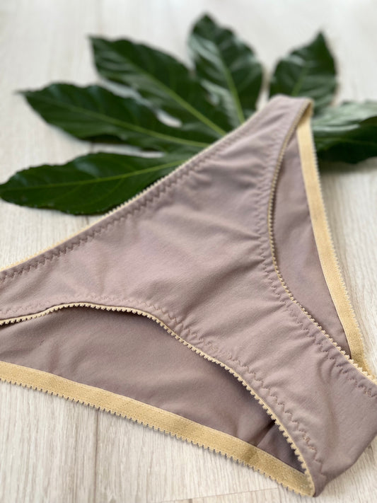 Women’s cotton low-waist panties – nude