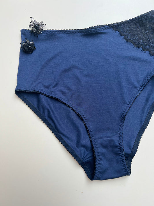 Women’s High-Waist TENCEL™ panties – Dark blue with black lace