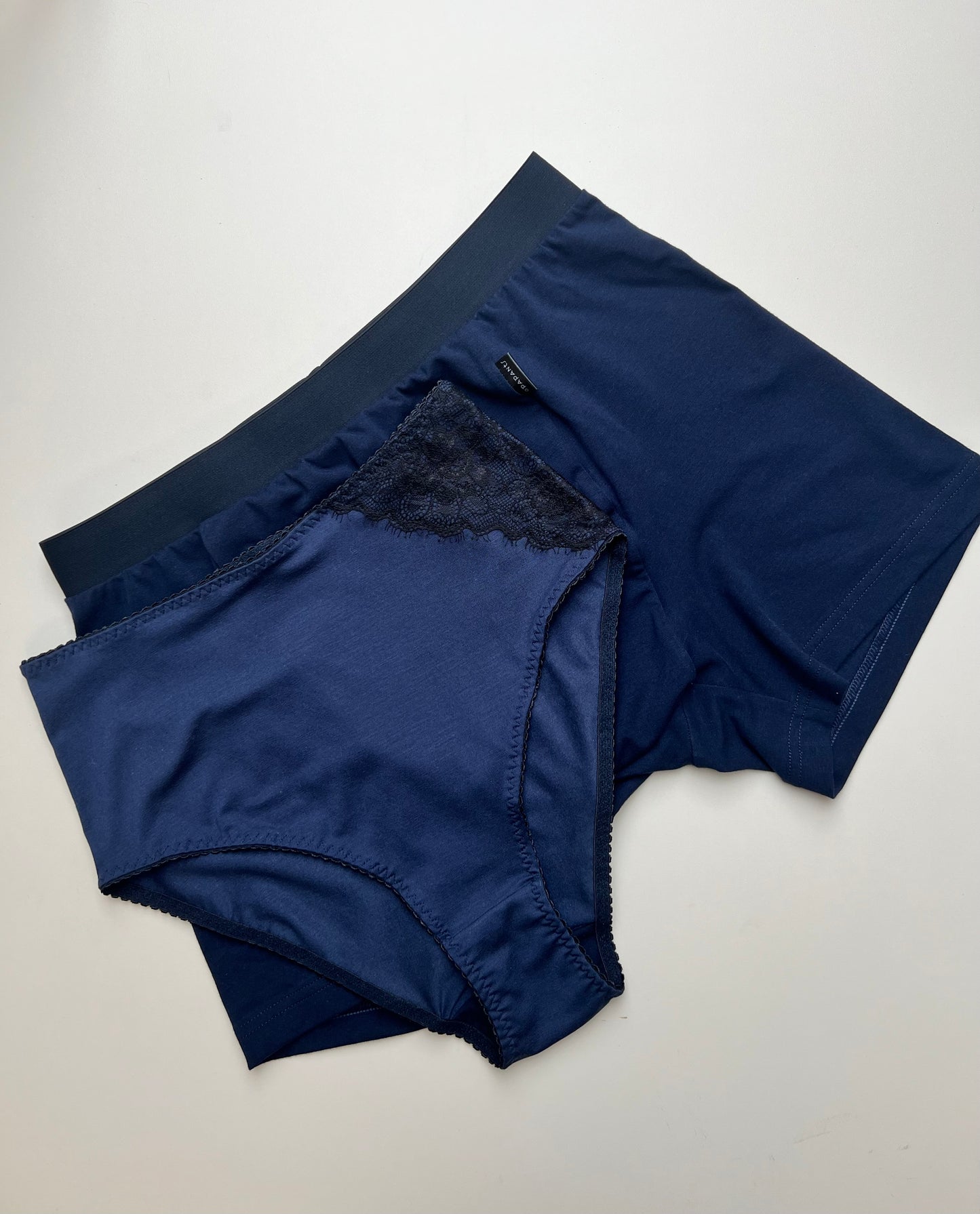 Women’s High-Waist TENCEL™ panties – Dark blue with black lace