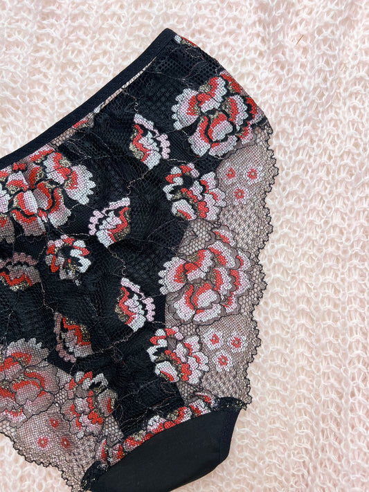 Women’s Medium-Waist TENCEL™  black panties with Lace