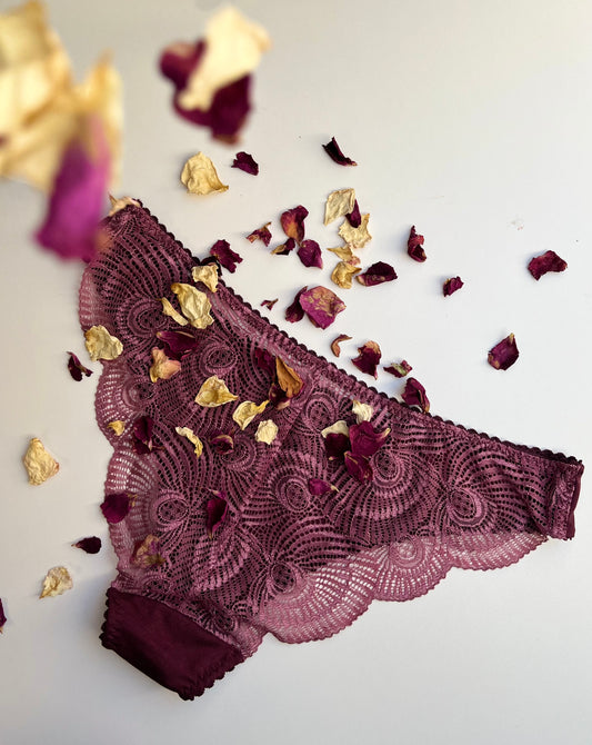 Women’s Low-Waist Panties Made of TENCEL™ Jersey and Recycled Lace - Burgundy