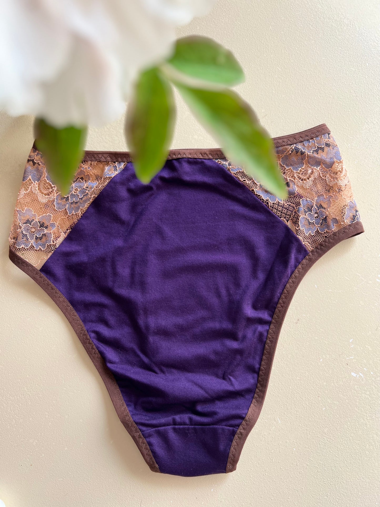 Dark Lilac Opanties Made of TENCEL™ Jersey and Recycled Lace with Floral Pattern
